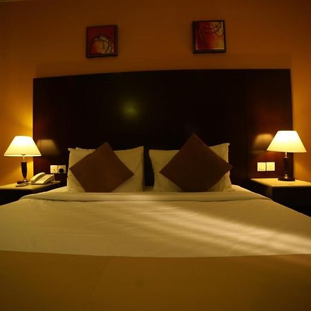 דובאי Hyde Park Hotel מראה חיצוני תמונה