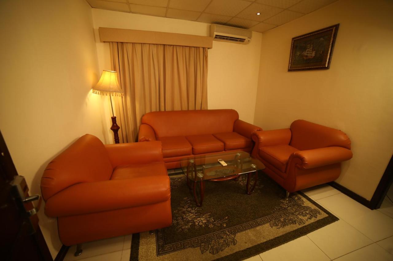 דובאי Hyde Park Hotel מראה חיצוני תמונה