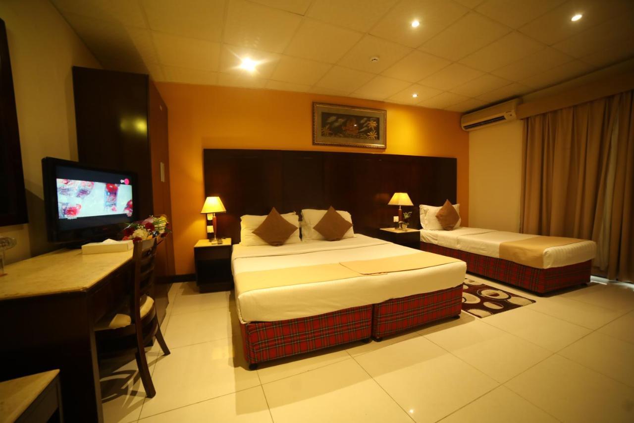 דובאי Hyde Park Hotel מראה חיצוני תמונה