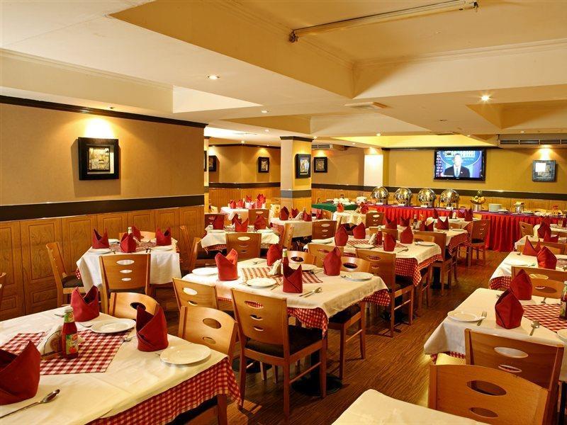 דובאי Hyde Park Hotel מראה חיצוני תמונה